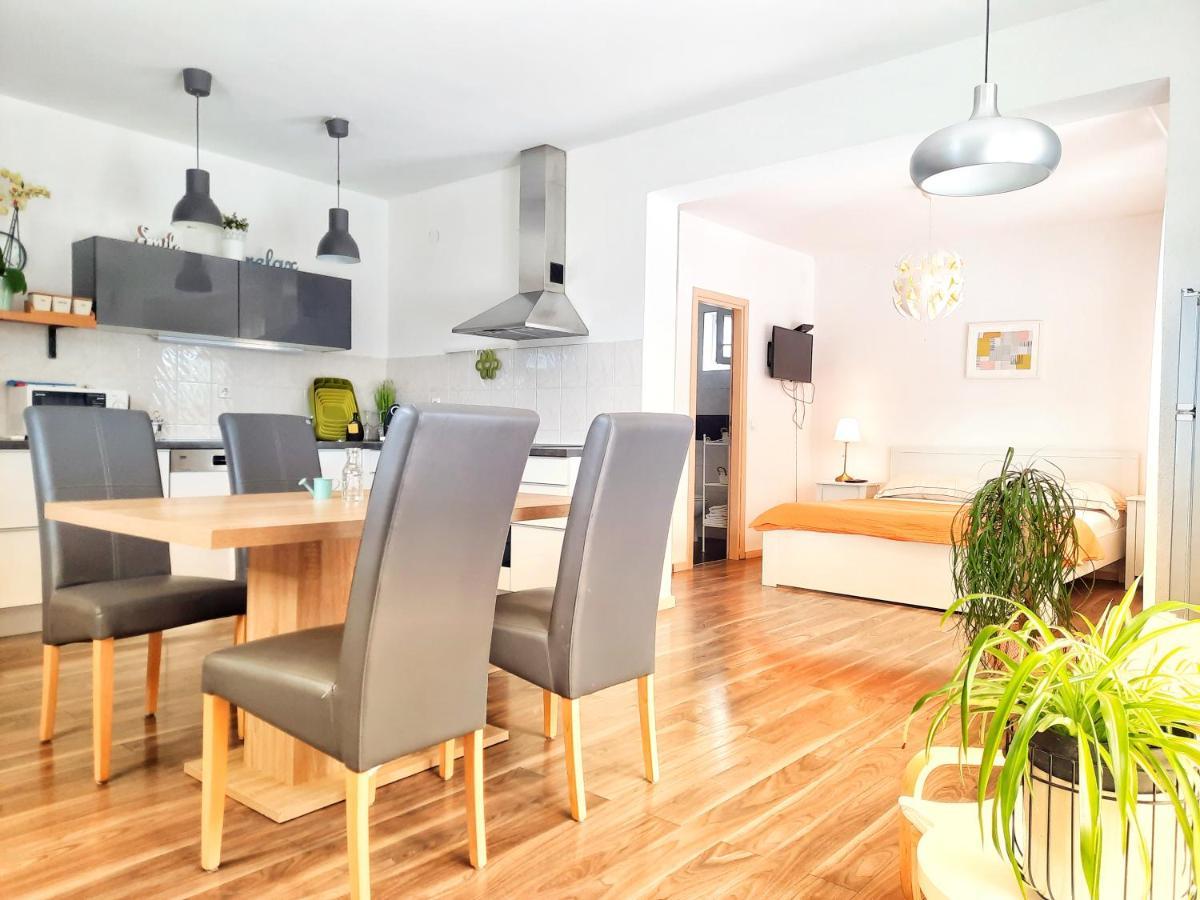 Apartments Nika Слунь Екстер'єр фото