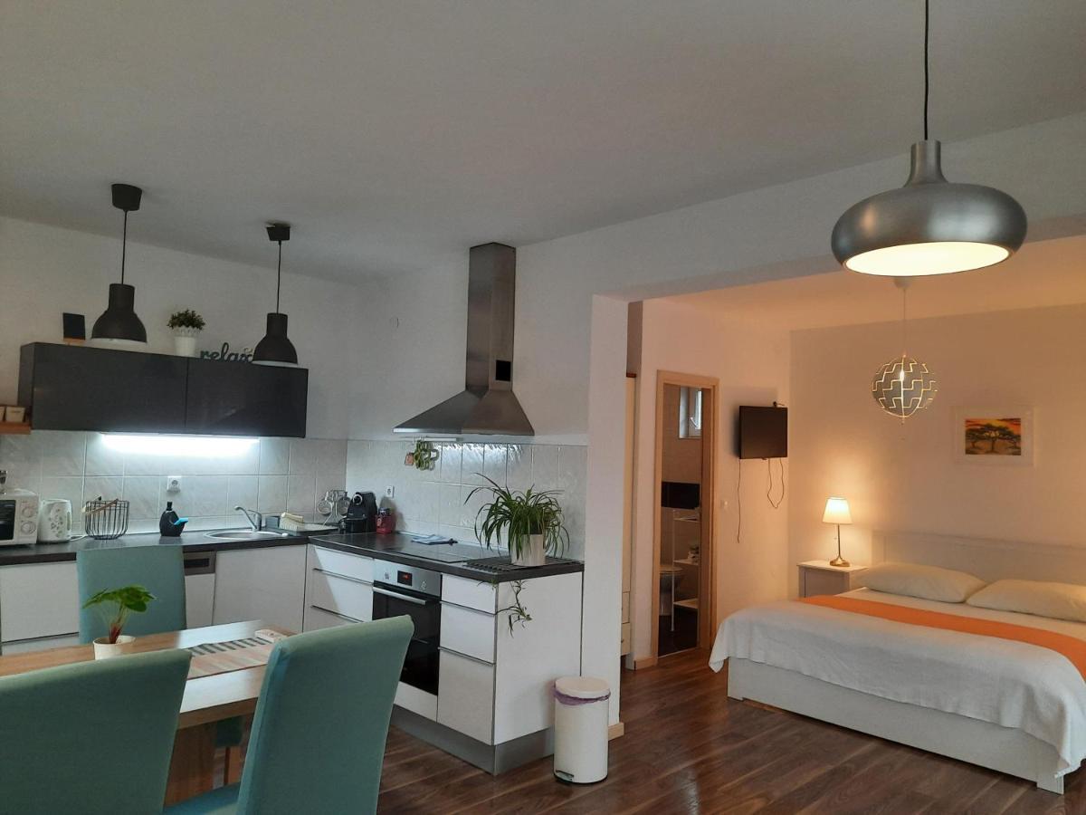 Apartments Nika Слунь Екстер'єр фото