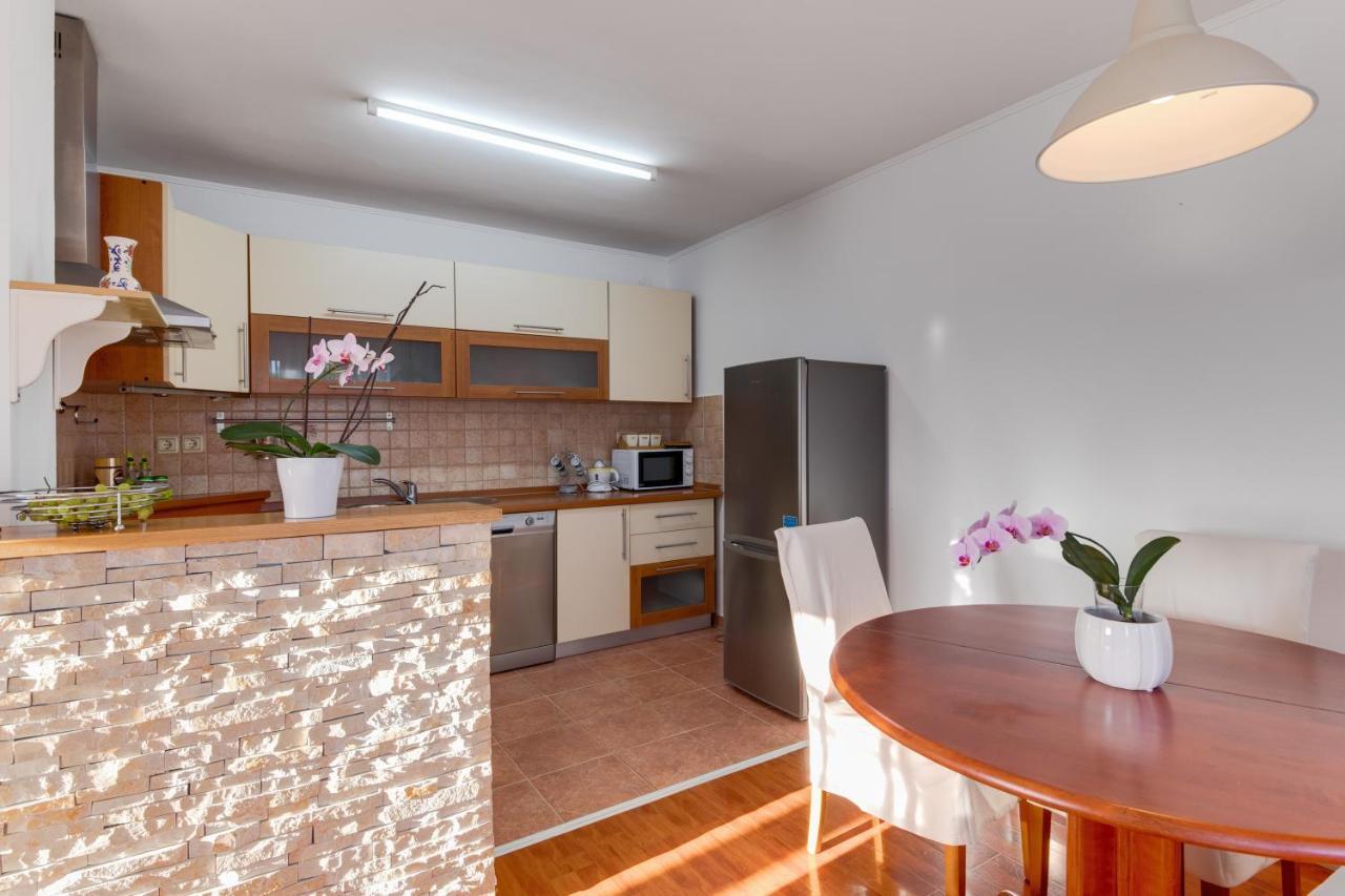 Apartments Nika Слунь Екстер'єр фото