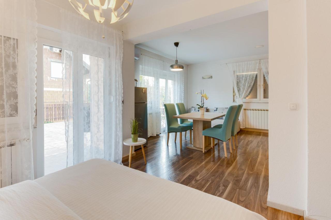 Apartments Nika Слунь Екстер'єр фото