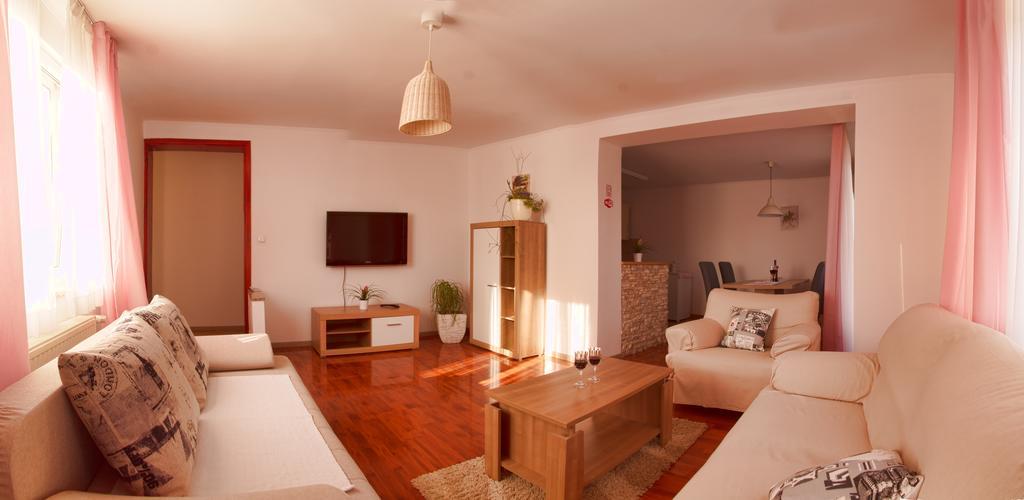 Apartments Nika Слунь Екстер'єр фото