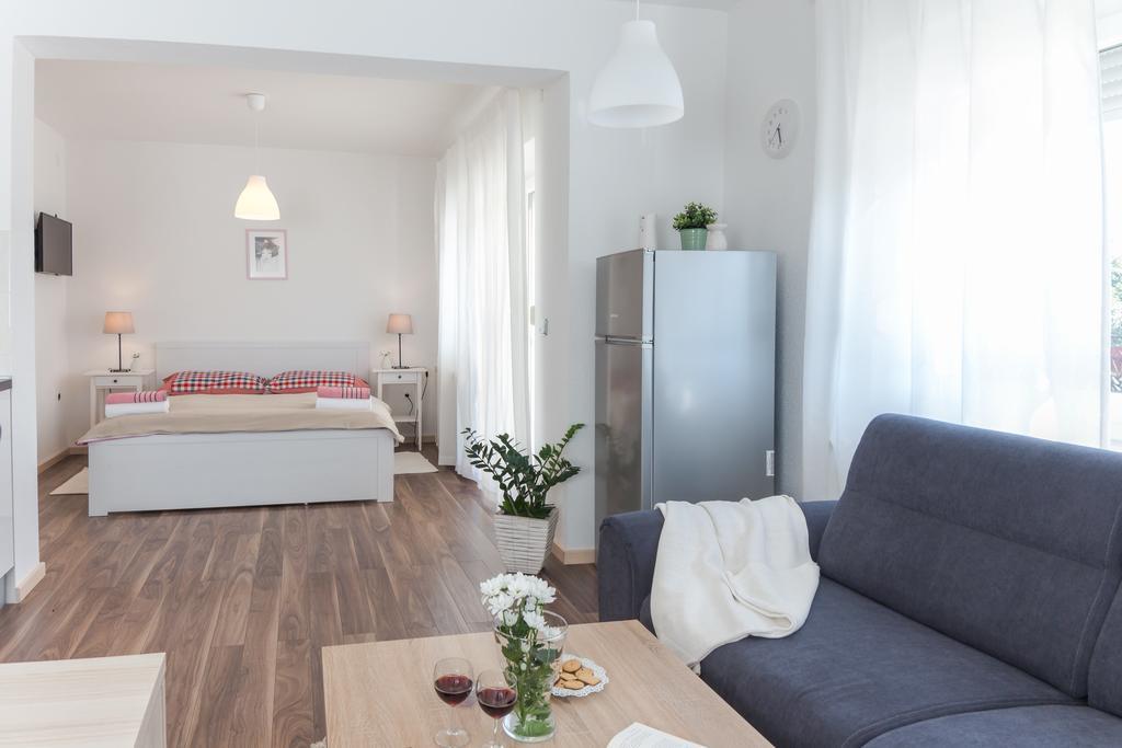 Apartments Nika Слунь Екстер'єр фото