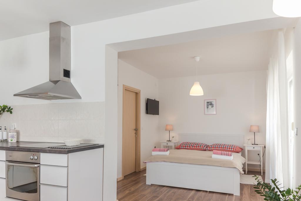 Apartments Nika Слунь Екстер'єр фото